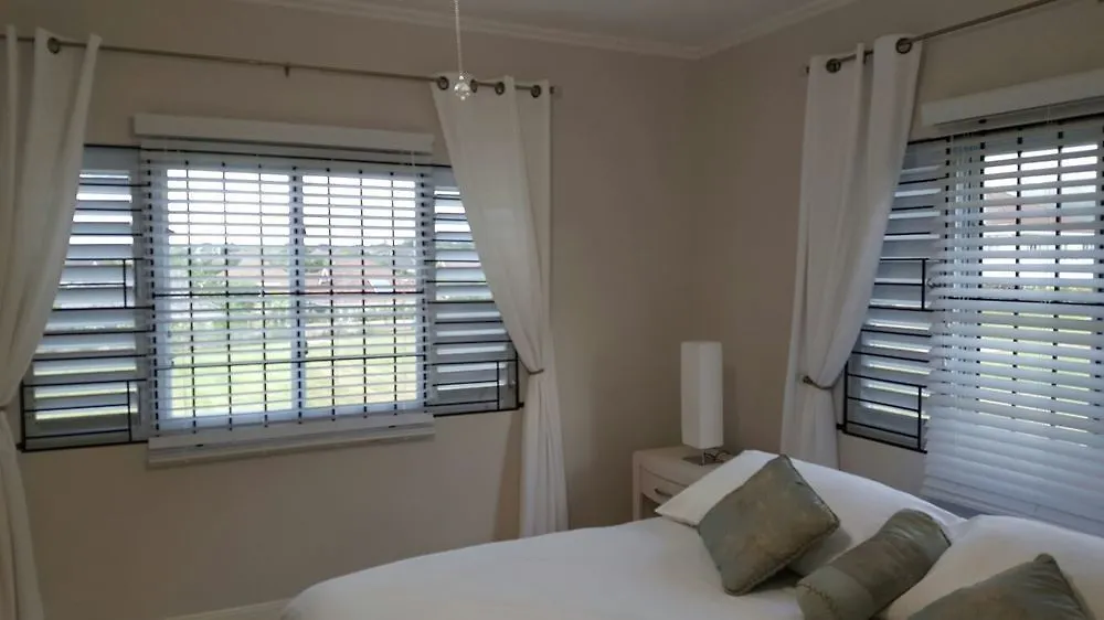 Fern Court Apartment With Oceanic View III Saint Ann's Bay