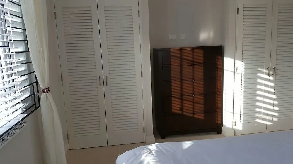 Fern Court Apartment With Oceanic View III Saint Ann's Bay