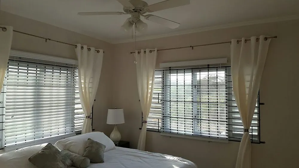 Fern Court Apartment With Oceanic View III Saint Ann's Bay